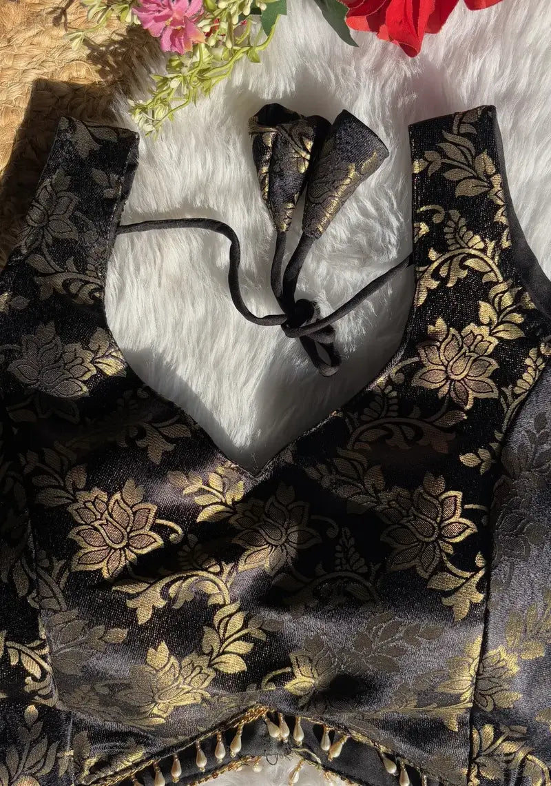 latest chic silk sleeveless sweetheart neck floral printed daily wear blouse (black) | 1673