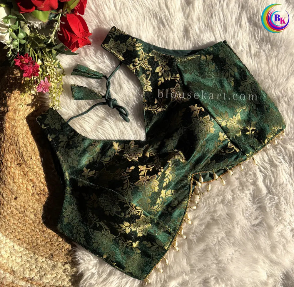 latest chic silk sleeveless sweetheart neck floral printed daily wear blouse (green) | 1673