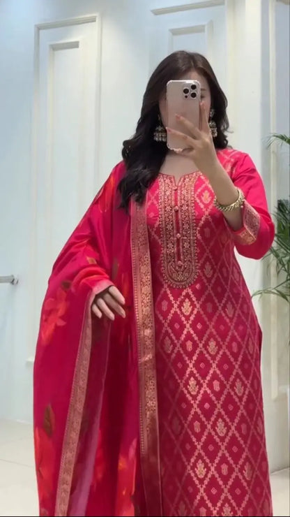 1305 Banarasi Silk Kurti Pant Dupatta Set for Festive Wear (Pink)