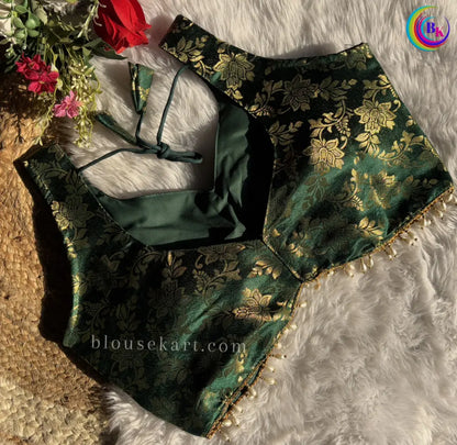 Latest Chic Silk Sleeveless Sweetheart Neck Floral Printed Daily Wear Blouse (Green) | 1673